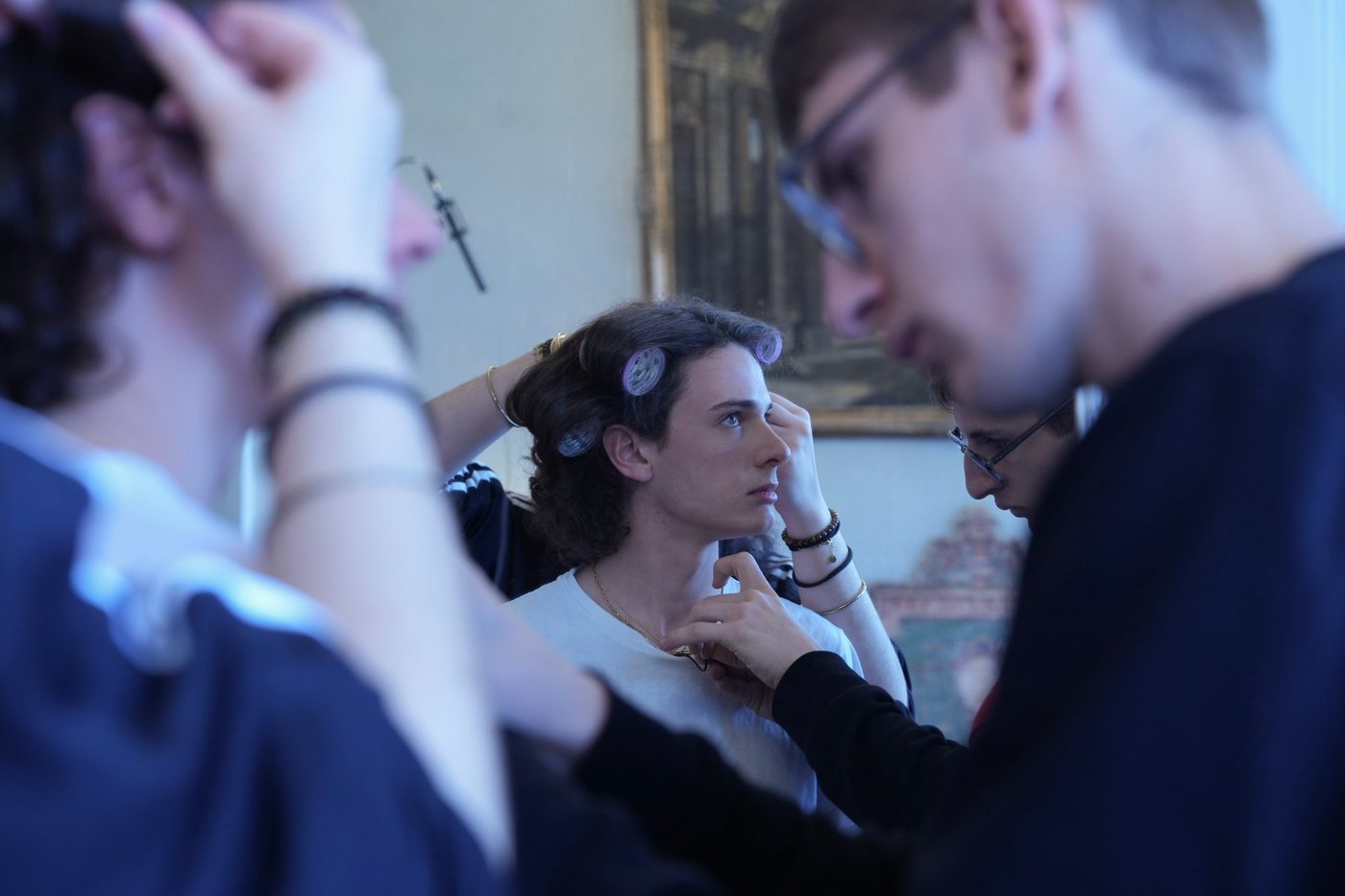 Préparation d'un comédien sur un tournage
